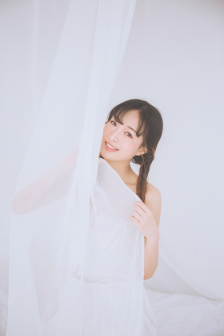 白桃松木(校园)请你吃糖凌虚阁
